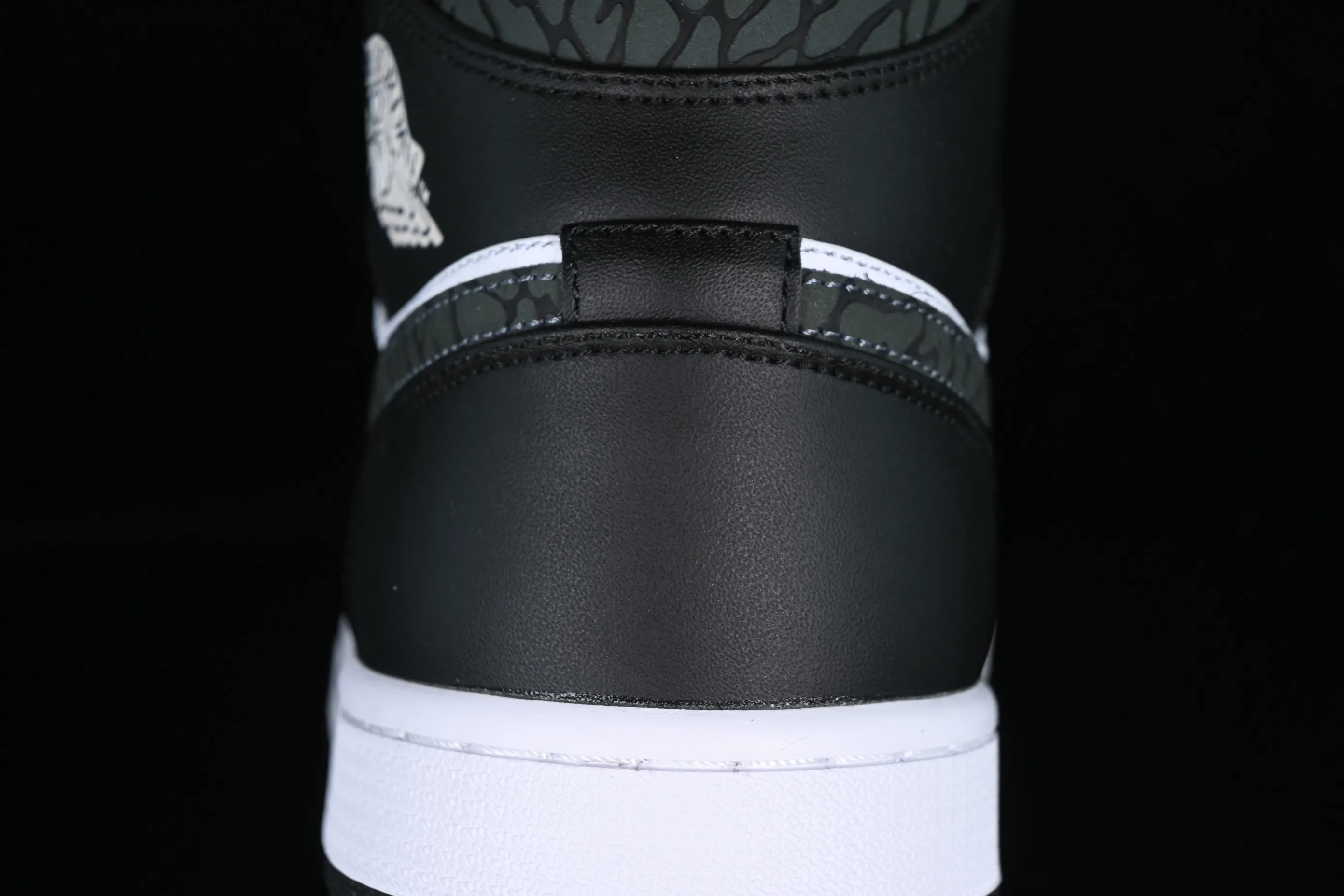 All categories Air Jordan Jordan series basketball shoes Air Jordan 1 Mid Air Jordan 1 Mid AJ1 Joe 1 all black burst pattern mid-top cultural casual sneakers FB9911-001